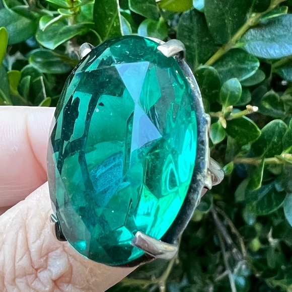 VINTAGE STERLING SILVER HUGE EMERALD GREEN CLR PASTE GLASS OVERSIZED RING AS IS